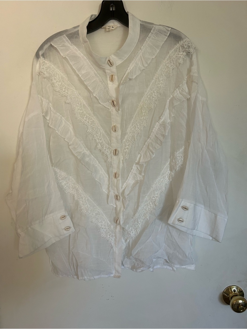 POL Size Small Ruffle Lace Trim Seashell Button Down Shirt Blouse Coastal Beachy